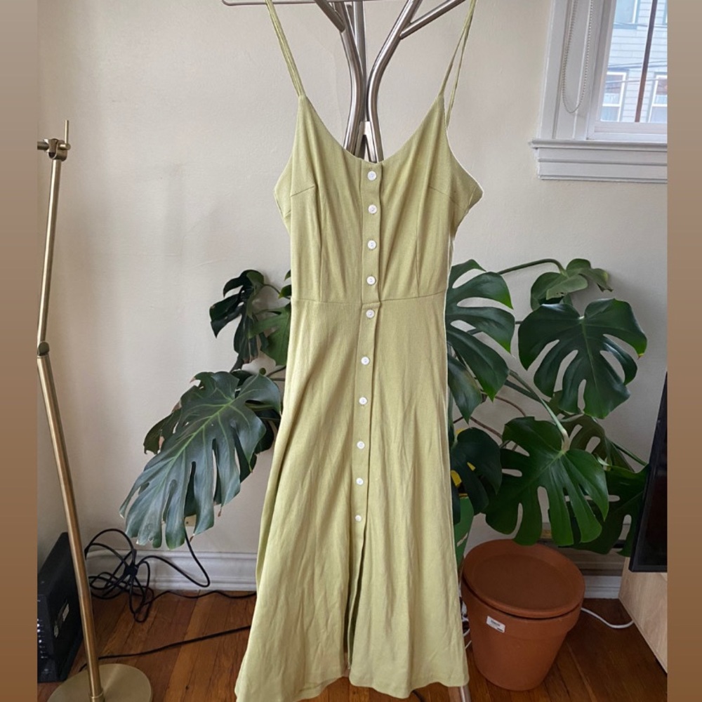 Lisa Says Gah Gwen Dress in Sage (Sold Out) - Picture 2 of 10